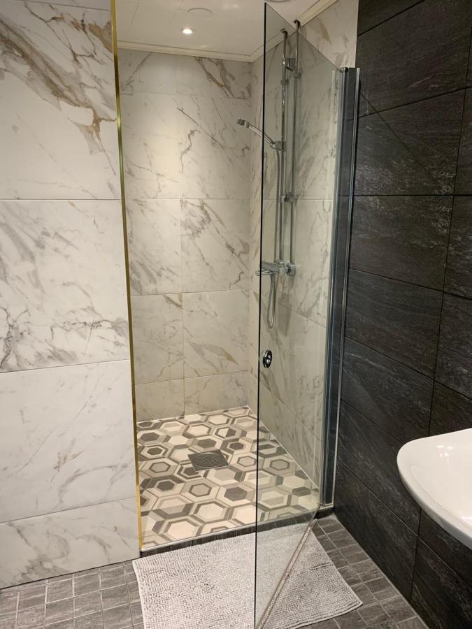 Wherever Mini Hostel โรวานิเอมิ ภายนอก รูปภาพ